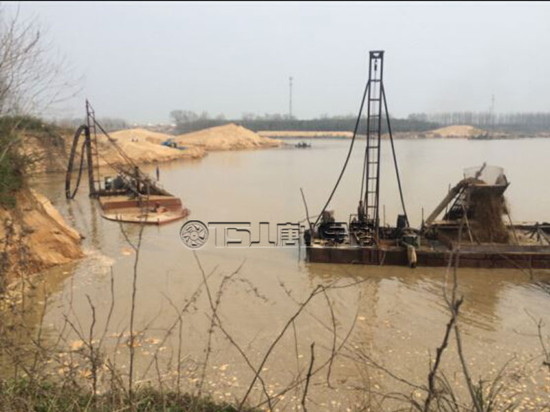 無節(jié)制開采河沙，河堤受損嚴(yán)重